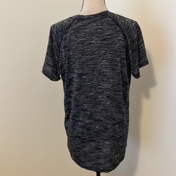 5/25 never used only tried on once, reebox black 1X dri fit shirt super soft - Picture 5 of 8